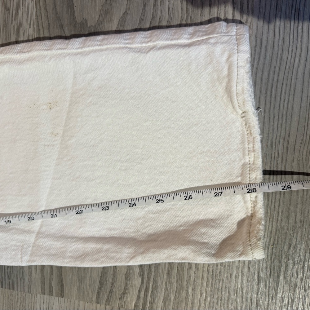 Abercrombie & Fitch The 90’s Straight Ultra High Rise White Jeans - Picture 8 of 11